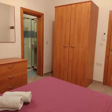 Apartment Lovely 3-bedroom With Stunning Views Sannat